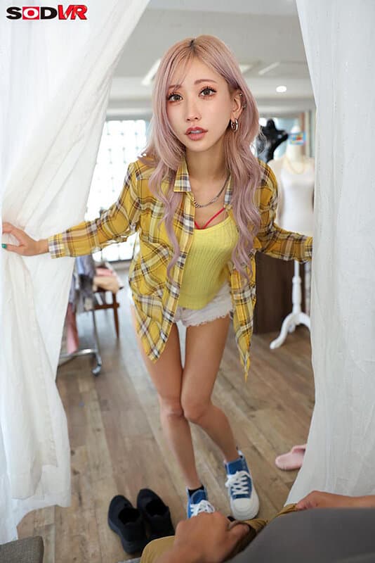 【VR】【8K】試着室に僕を連れ込みさりげなく勃起誘惑してじっくりねっとり痴女る隠れ肉食ギャル店員AIKA sample 9